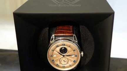 A new competition every day - Win a SwissKubiK StartBox watch winder