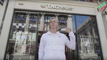 Speed and agility, that is the mission of Denis Shapovalov - TAG Heuer