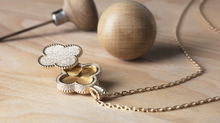 Alhambra: luck's secret hours - Van Cleef & Arpels