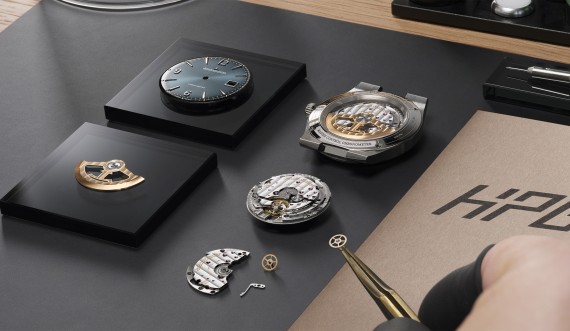 High Precision Guarantee Seal (HPG) on the Master Control Chronometre © Jaeger-LeCoutre