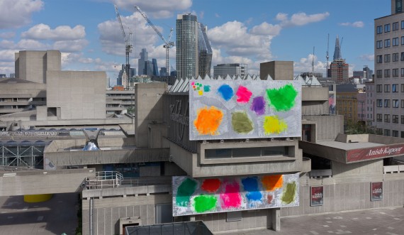 September by Renée Levi, displayed on a façade for an Exposition in London © Courtesy of the artist and Audemars Piguet