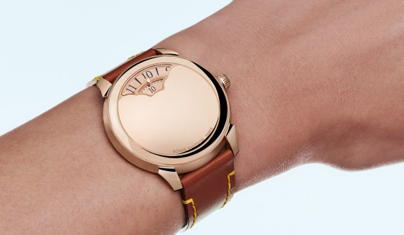 Montre Tambour Convergence, Automatique, 37 mm, or rose © Louis Vuitton
