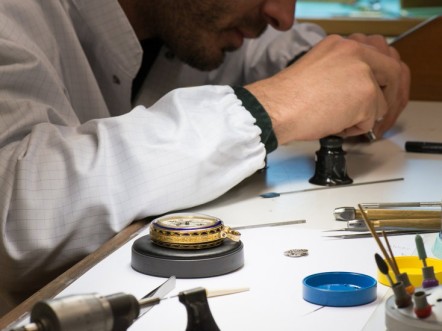 A behind-the-scenes look at the restoration workshops - Cartier