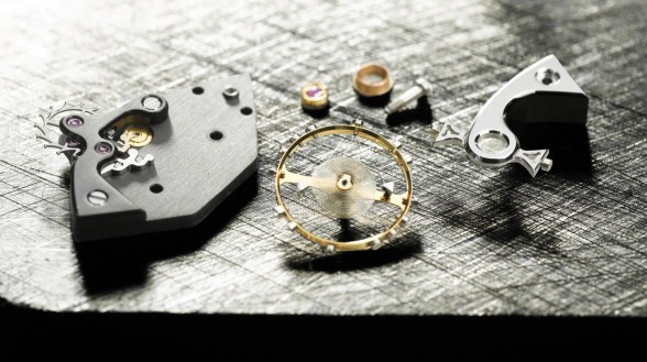 The well-oiled mechanism of a contemporary Manufacture - MCT