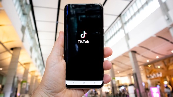 Six of the best watch accounts on TikTok  - Tik Tok 