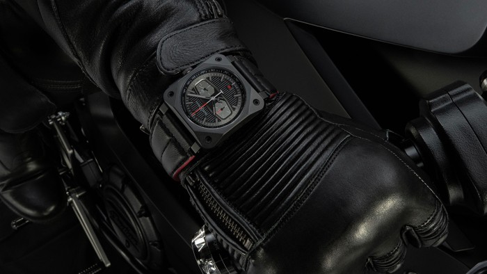 BR 03-94 Blacktrack © Bell & Ross