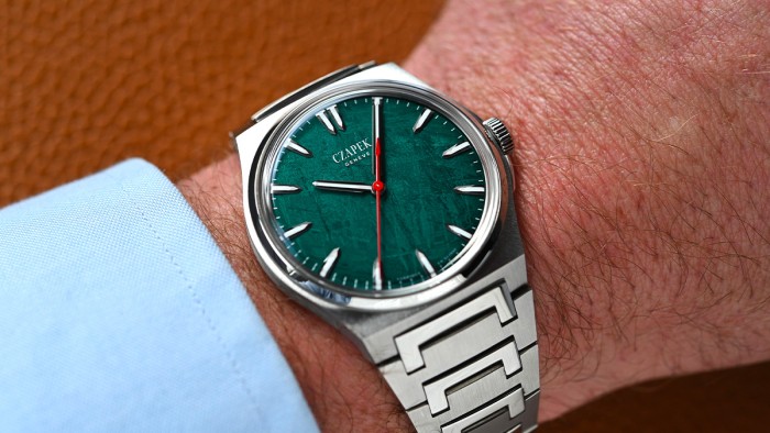 Czapek_Antarctique_Green Meteor © Czapek & Cie.