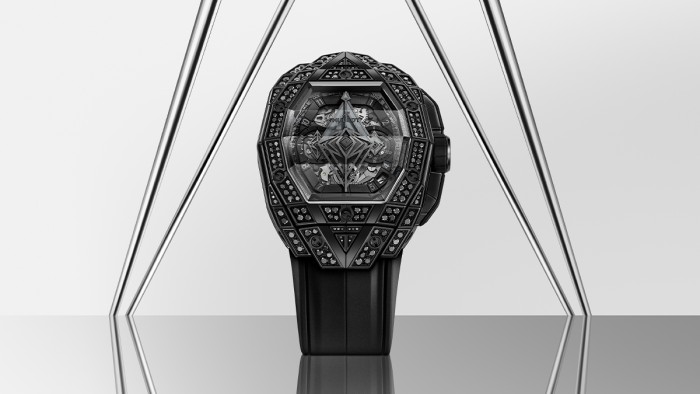  Big Bang Sang Bleu All Black Pavé © Hublot