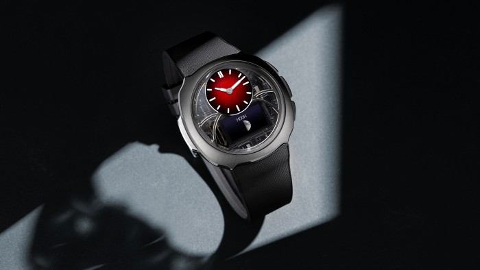 Off-Grid with Red fumé dial, integrated black rubber strap © H.Moser & Cie