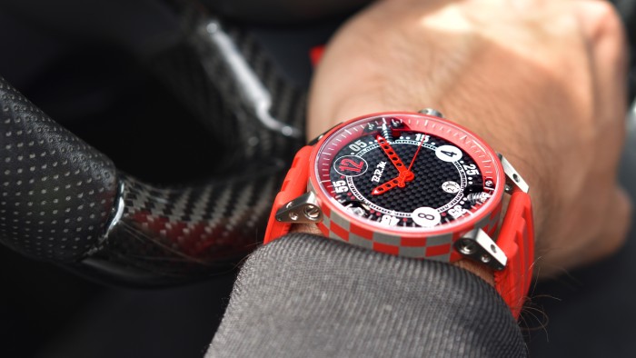 B.R.M Chronographes V6-44-SA Cercolor rouge © Francéclat