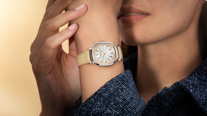 Patek Philippe’s Gondolo Ladies First Collection 7043GR-001 © Patek Philippe