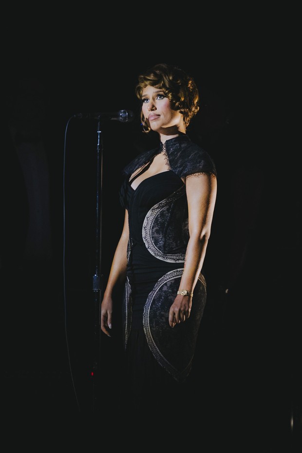 Raye sur scène à l'Auditorium Stravinski, ouverture du Montreux Jazz Festival 2026 © Audemars Piguet / MJF