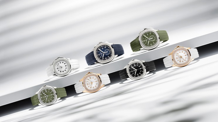 New development of  the Aquanaut Luce for  women, with a larger  diameter (38.8mm) and  a new composite strap.  The Aquanaut for men  is complemented by the  arrival of the first white gold  chronograph (Ref. 5968G) © Patek Philippe