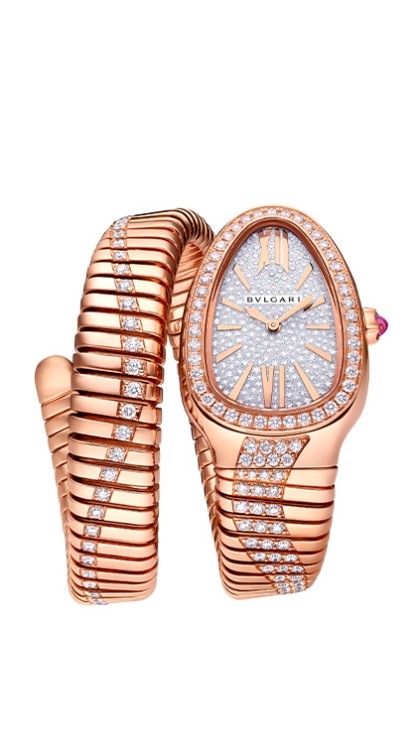 Serpenti Tubogas Infinity in rose gold and diamonds, 35mm diameter, rose gold and diamond bracelet, CHF 64,000. © Bulgari