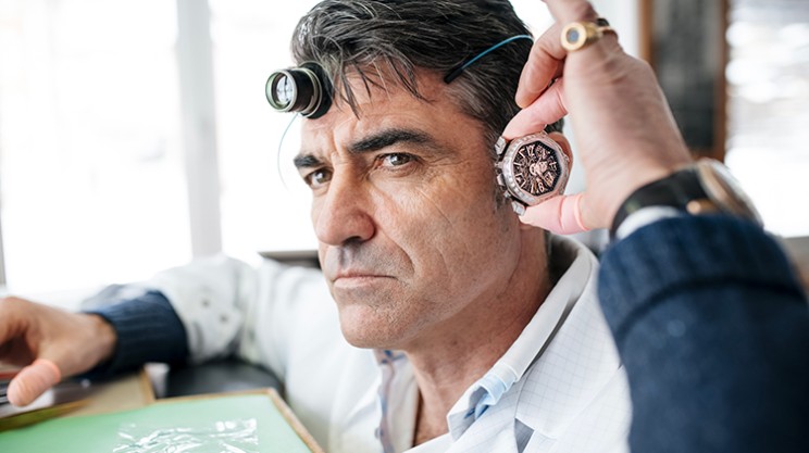 The assembly of striking watches requires manual dexterity and a musical ear to adjust the sound of the gongs to exactly the right notes © Bulgari
