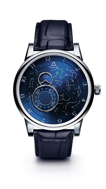 Nuit Fantastique Secret en titane, 40,5 mm de diamètre, mouvement automatique avec Heures, minutes et secondes indiquées par anneaux tournants et index fixes, bracelet en cuir. © Trilobe