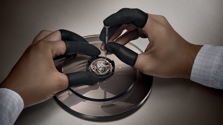 Royal Oak Selfwinding Flying Tourbillon Openworked 41mm in Sand Gold © Courtesy of Audemars Piguet
