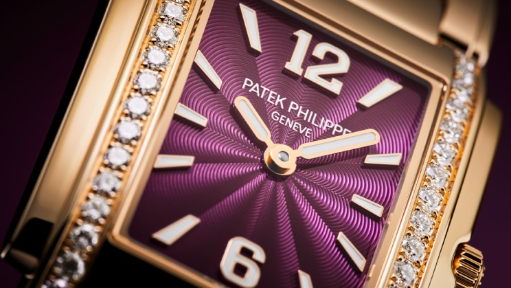 4910/1201R TWENTY~4 © Patek Philippe