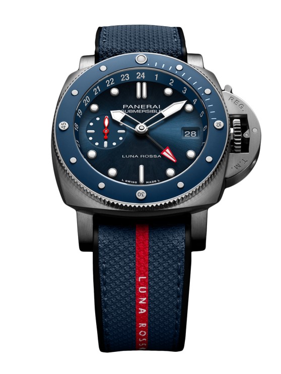 Submersible GMT Luna Rossa Titanio PAM01507 © Panerai