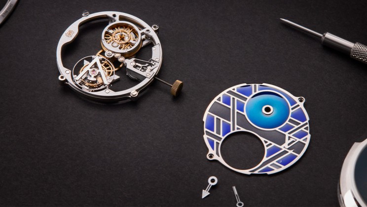 Voyager Tourbillon Volant Poinçon de Genève Plique-à-jour © Louis Vuitton