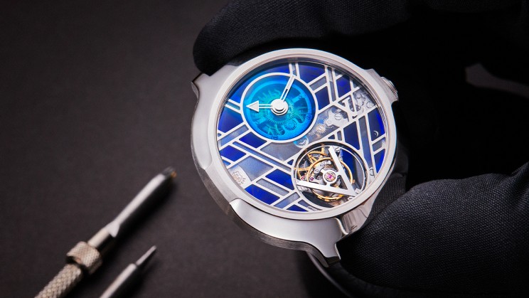 Voyager Tourbillon Volant Poinçon de Genève Plique-à-jour © Louis Vuitton