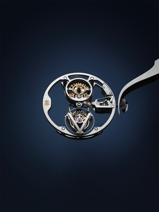 Voyager Tourbillon Volant Poinçon de Genève Plique-à-jour © Louis Vuitton