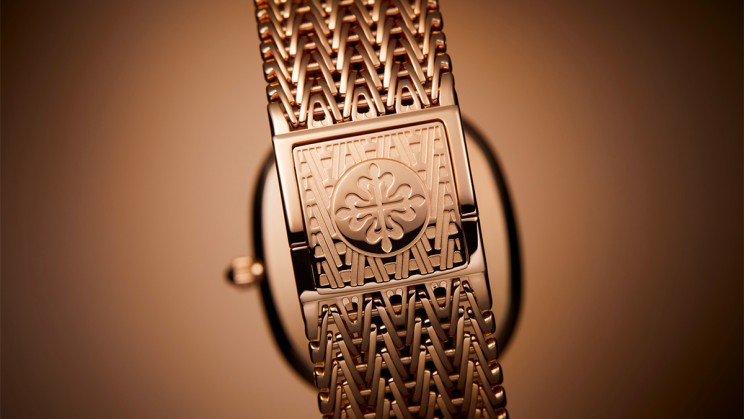 Golden Ellipse Reference 5738/1R-001 © Patek Philippe