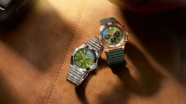 40-mm steel Chronomat GMT and a 42-mm gold Chronomat B01 chronograph © Breitling