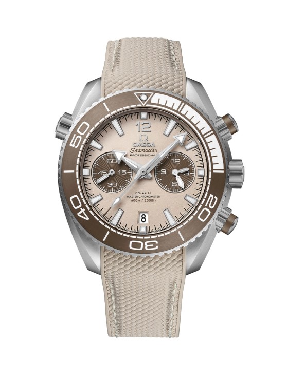 Seamaster Planet Ocean en acier, lunette en céramique, 45,5 mm de diamètre, mouvement chronographe automatique avec date par guichet, bracelet en caoutchouc ©&nbsp;Omega