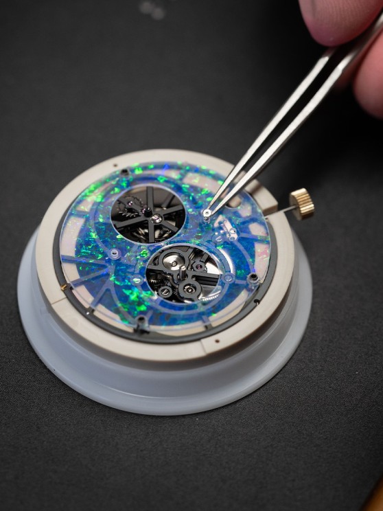 Tourbillon Skelet Sapphire Opal © Jaquet Droz