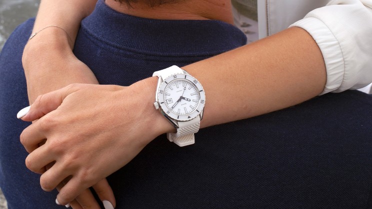 DOXA SUB 200 Whitepearl © DOXA