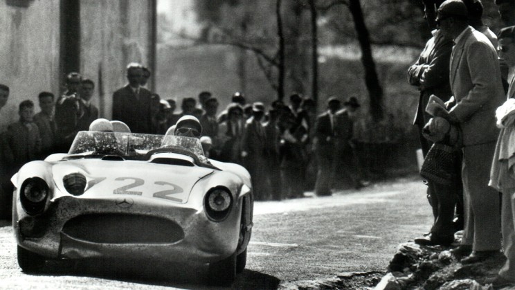 Stirling Moss set a record-breaking time of 10 hours, 7 minutes and 48 seconds in 1955 © 1000 Miglia