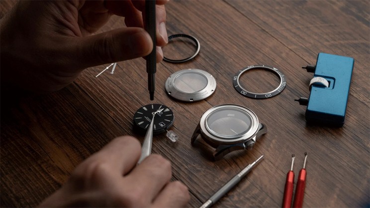 DIY Watch Club, build your own watch kit © DIY Watch Club