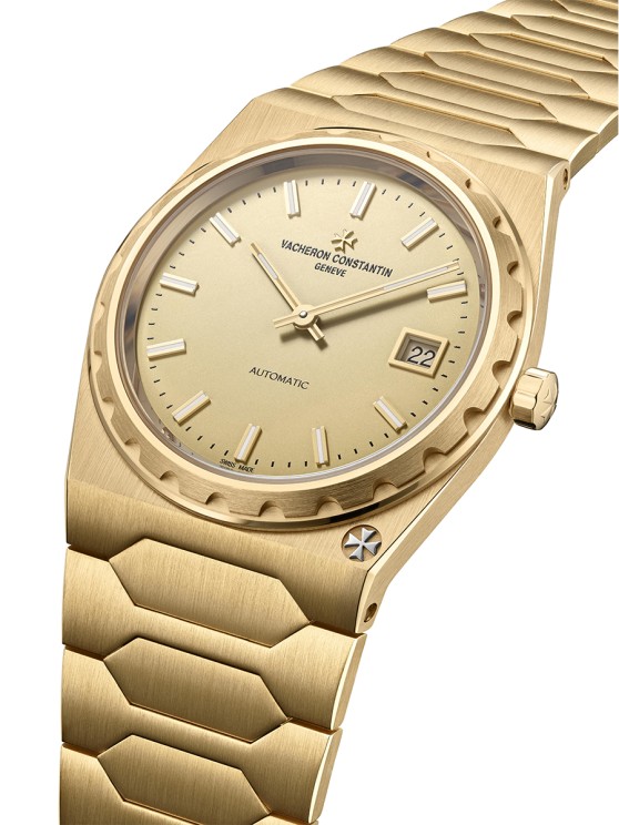 La version inaugurale de la Vacheron Constantin Historiques 222, lancée en or jaune en 2022.