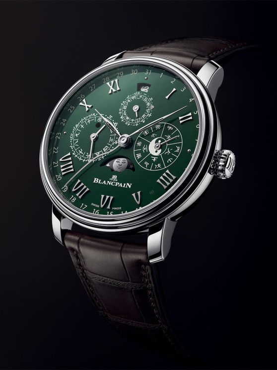 Villeret Calendrier Chinois Traditionnel en platine, 45,2 mm de diamètre, cadran en émail, mouvement automatique avec quantième grégorien, indication de l’heure double, des signes du zodiaque, du quantième et des mois chinois, des 5 éléments, des troncs célestes, des mois intercalaires et des phases de lune, bracelet en cuir. Série limitée à 50 exemplaires © Blancpain