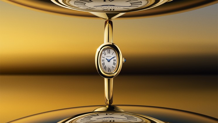 La montre Baignoire de Cartier est désormais disponible sur un bracelet rigide, de type jonc, en or jaune ©&nbsp;Cartier