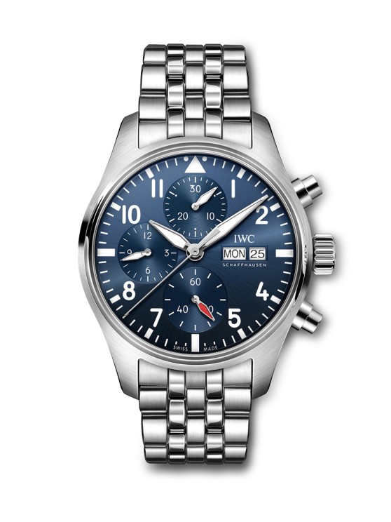 Montre d’Aviateur en acier, 41 mm de diamètre, mouvement chronographe automatique avec jour et date par guichets, bracelet interchangeable en acier © IWC Schaffhausen