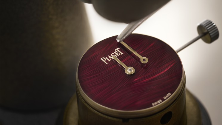 Limelight Gala Burgundy Dial © Piaget