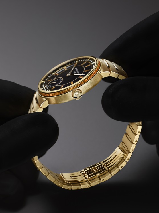 Tambour Yellow Gold Onyx © Louis Vuitton