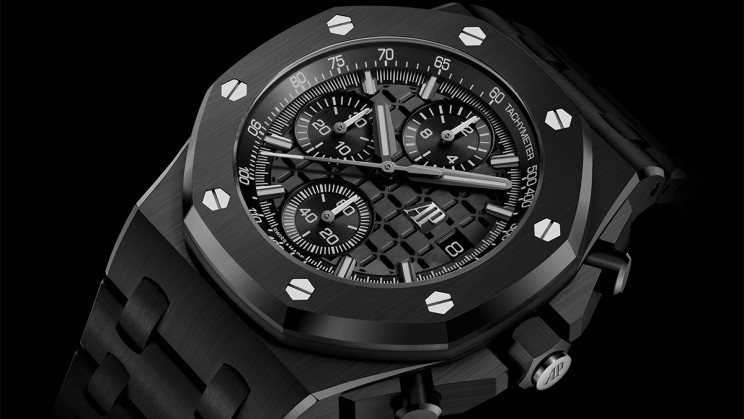 The new Royal Oak Offshore Selfwinding Chronograph references in ceramic are adorned with the Manufacture’s trademark satin-brushed and polished hand-finishing for a constant play of light that underlines the collection’s multifaceted architecture © Courtesy of Audemars Piguet