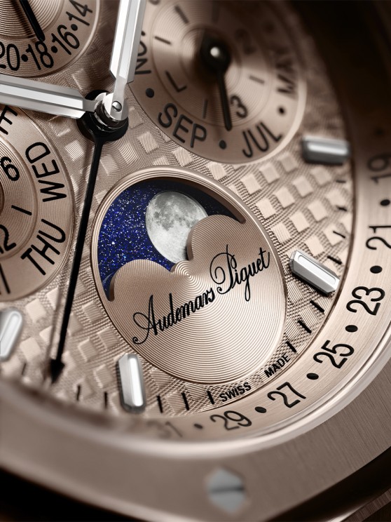 The limited “anniversary” editions present a vintage “Audemars Piguet” signature inspired by historical documents.© Audemars Piguet