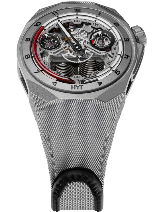 S1 Beadblasted en titane, 46 mm de diamètre, mouvement squelette à remontage manuel avec heures fluidiques, petite seconde et indicateur de réserve de marche, bracelet en caoutchouc texturé. © HYT