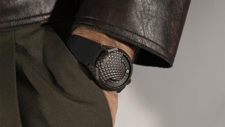 The back of the UR-101 T-Rex features a sleek and simple design. © Urwerk  
