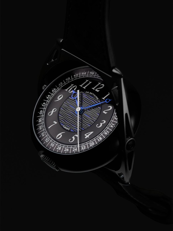DB Kind of Two GMT © De Bethune