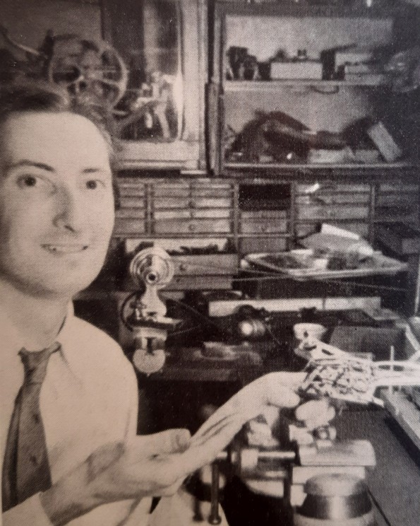 E. Blyelle, 1970, avec un monnayeur © Archives CABAM