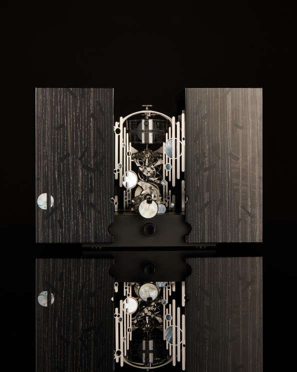 Mystery Box © De Bethune