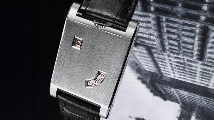 Cartier Tank à Guichets ©Cartier