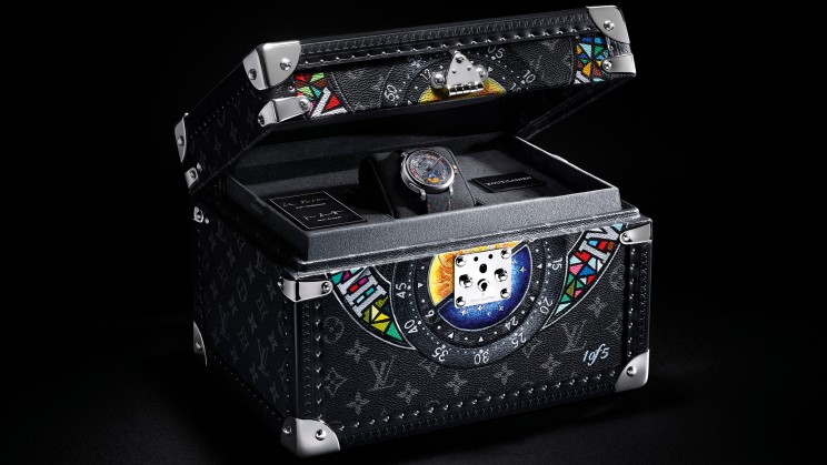 Coffret contenant la montre LVKV-02 GMR 6 ©Louis Vuitton