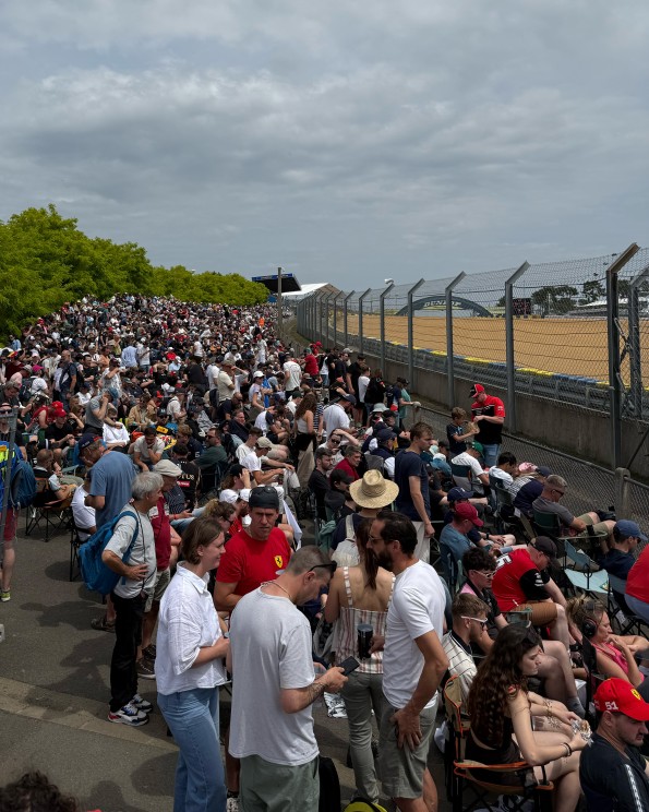 A sea of people ©MathieuRotzer