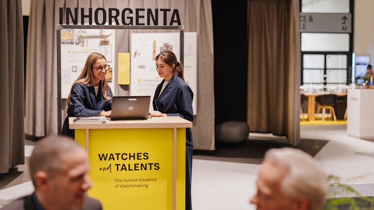 Jeunes femmes assistant à INHORGENTA ©Fondation Haute Horlogerie